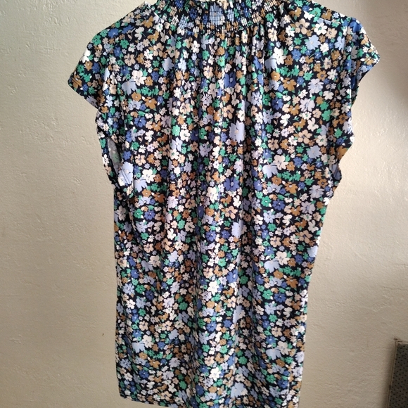 Anne Klein Tops - Floral Print Women's Top